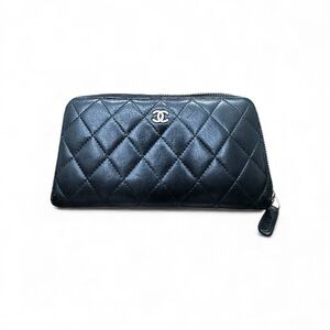 Chanel Classic Black Quilted Lambskin Zip Wallet | Silver CC | Made in Italy
